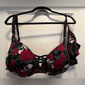 Torrid XO Plunge Push-Up Bra size 48B LIKE NEW